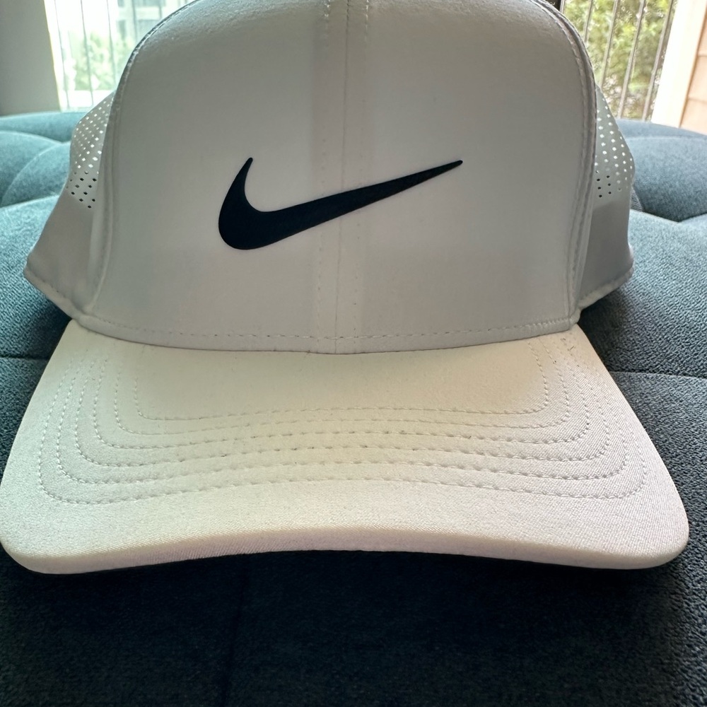 Nike Men's Cap in White and Black